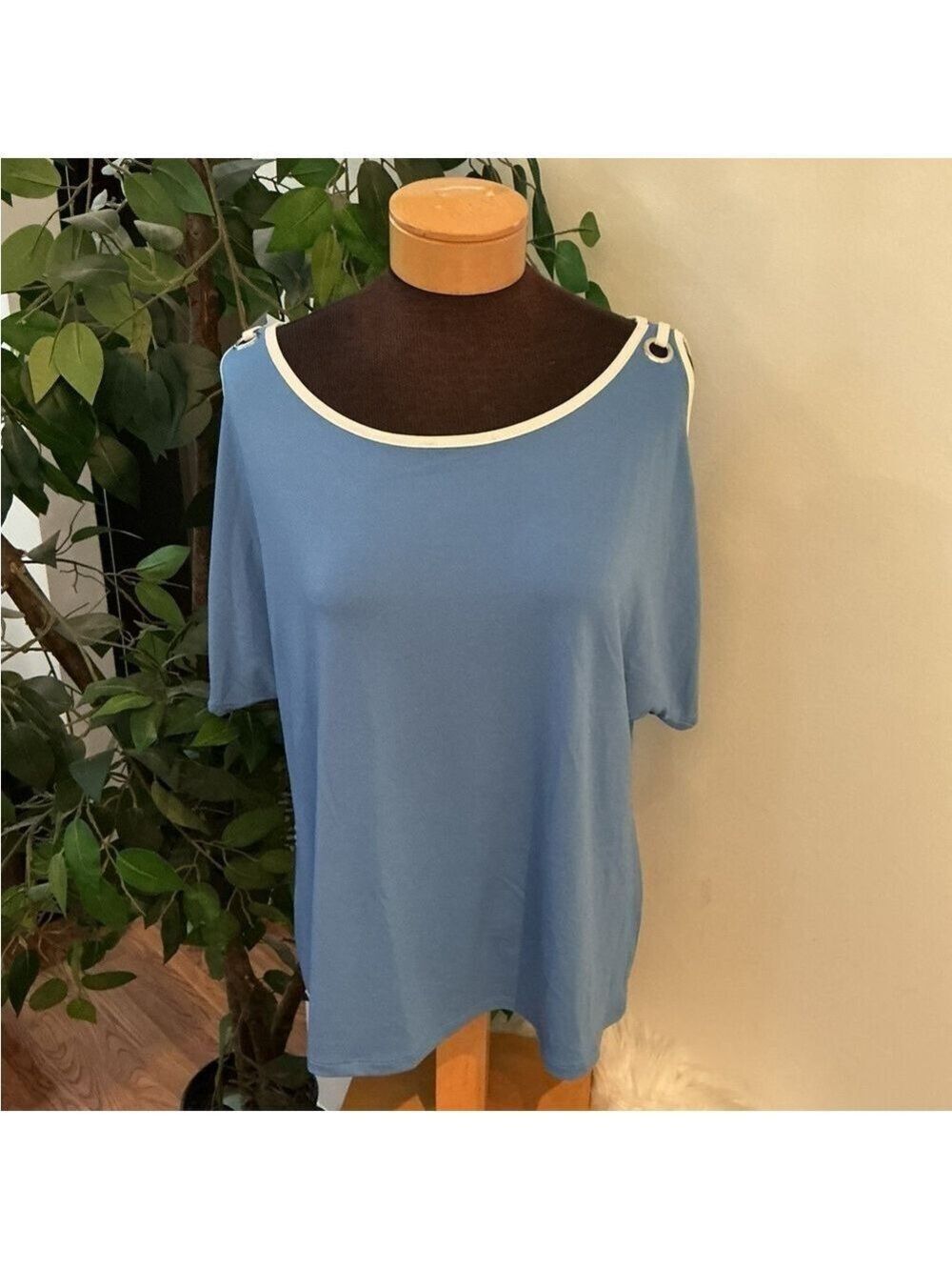 Women’s Belldini Blue & White Short Sleeve Tee L